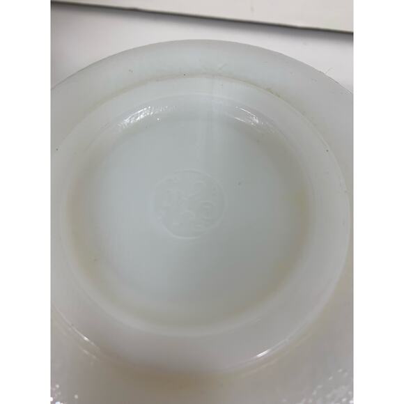 Vintage FARMHOUSE GE Milk Glass Mixing Bowl - Picture 6 of 6